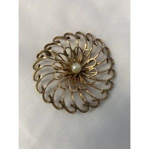 VINTAGE D'ERI  1/20 12K GOLD FILLED LG. SWIRL BROOCH PIN W/6MM CULTURED PEARL